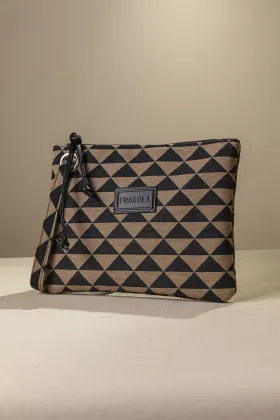 pc023tex_black_coffee_pyramids_1