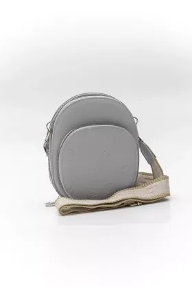 sb02_light_grey_letters